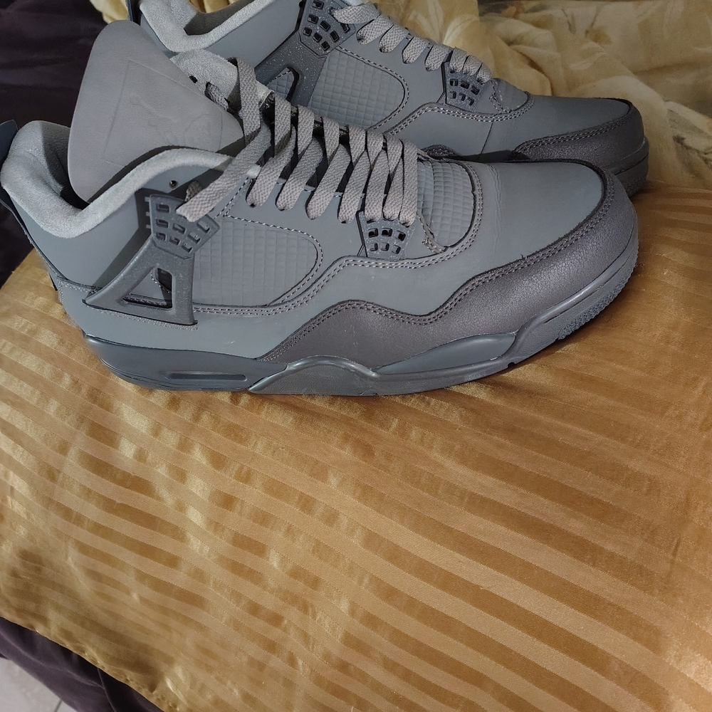 Jordan Gray Sneakers